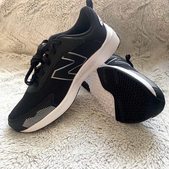 New Balance Boy's, DynaSoft 545 Sneaker - Big Kid (Wide) - Picture 1 of 5